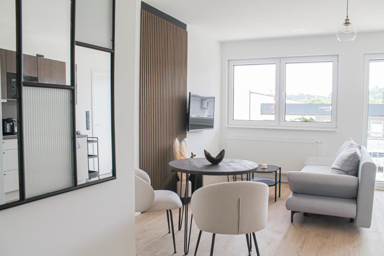 Special Apartment - Stadtnah, Balkon, Parkplatz, E-Ladestation, Gitterbox Fuer Fahrraeder, Fitnessstudio Koblenz  Dış mekan fotoğraf