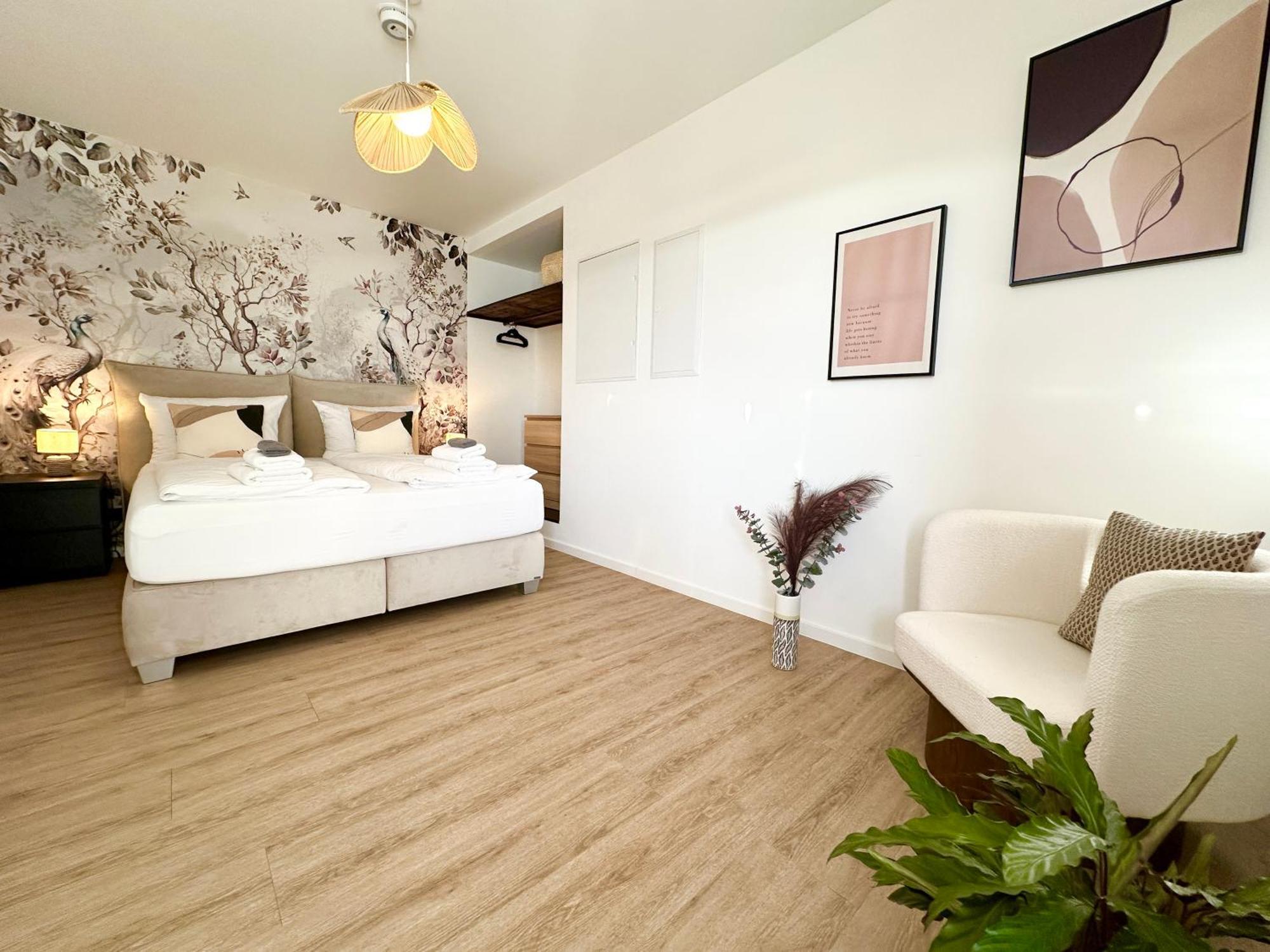 Special Apartment - Stadtnah, Balkon, Parkplatz, E-Ladestation, Gitterbox Fuer Fahrraeder, Fitnessstudio Koblenz  Dış mekan fotoğraf